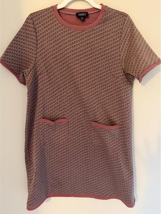 Gigio Dresses & Skirts - M Gigio poly/spandex dress with pockets